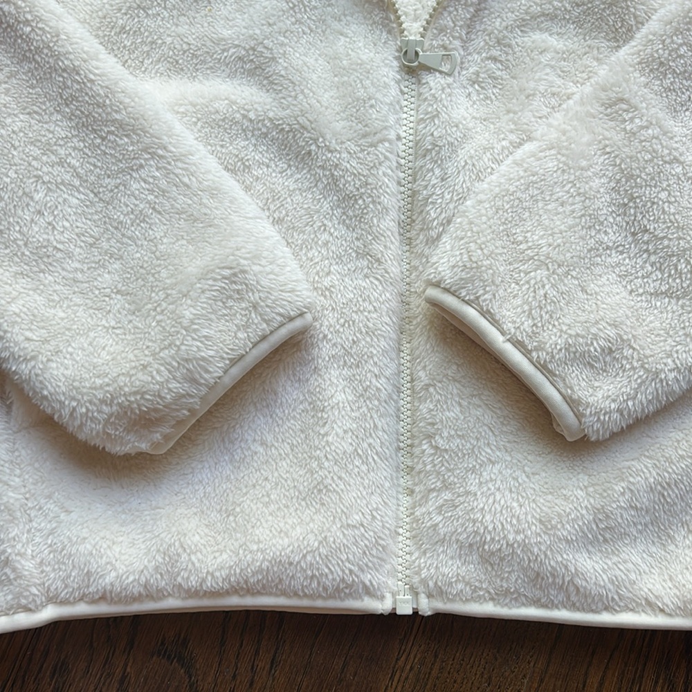 Uniqlo Cozy White Fleece Jacket - Picture 3 of 4